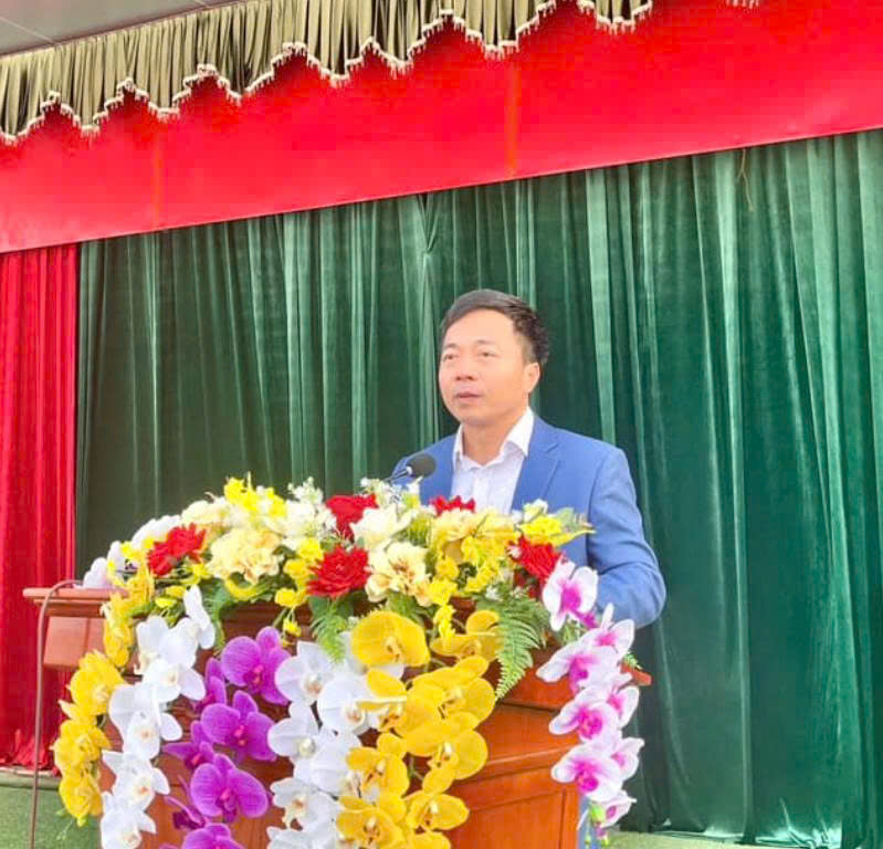Thầy Đinh Hồng Tấn